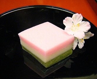 Bánh ngọt Nhật Bản hishi mochi