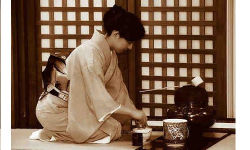 Cách mời trà trong công ty Nhật