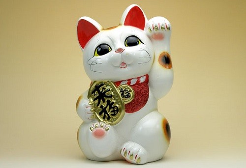 Chú mèo mời khách 招き猫 ( Maneki Neko)